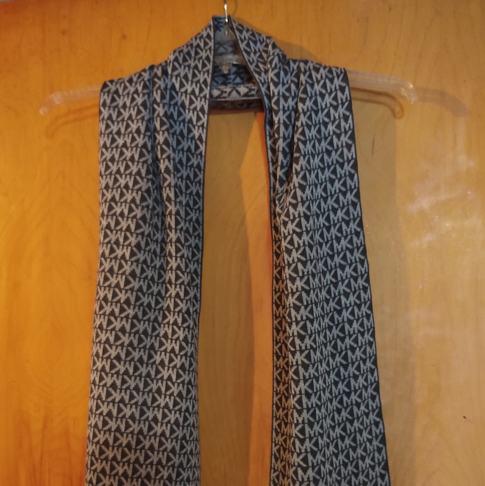 Michael Kors winter scarf